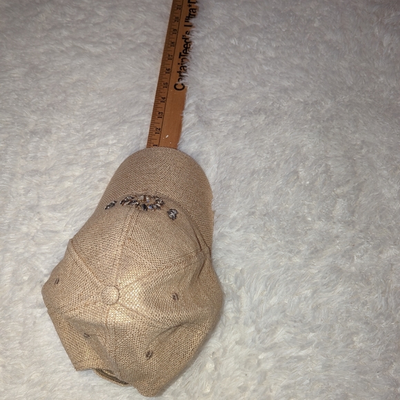 Claire's Hat - Picture 5 of 12